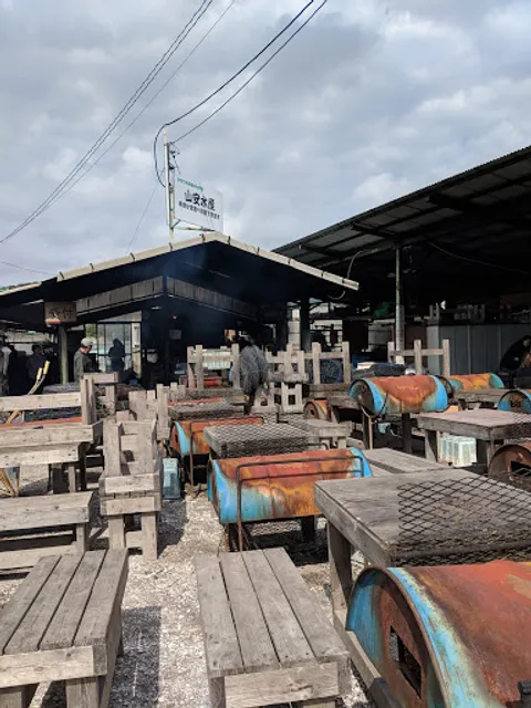 浦村牡蠣 (浦村かき)山安水産本店