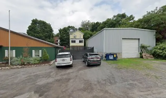 Maxwell's House Resort