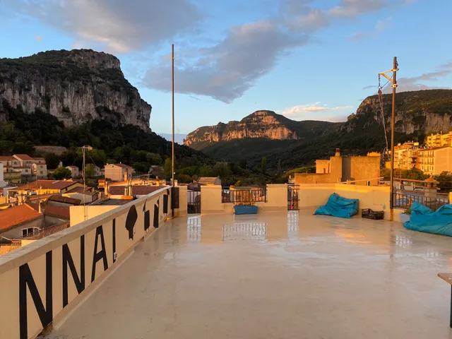 Nannai Climbing Home