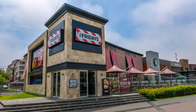 Fridays Open Plaza La Marina