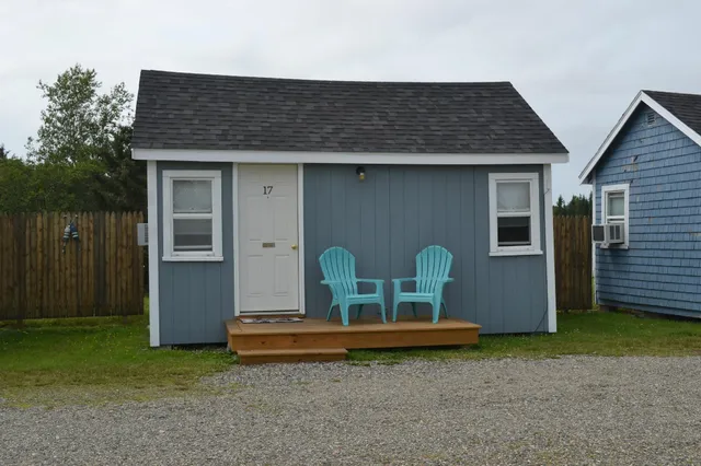 Blueberry Patch Motel & Cabins
