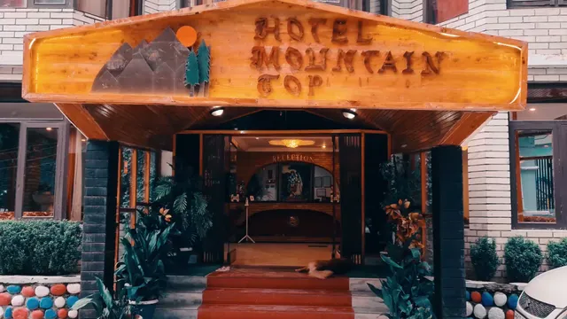 Mountain Top Hotel In Manali