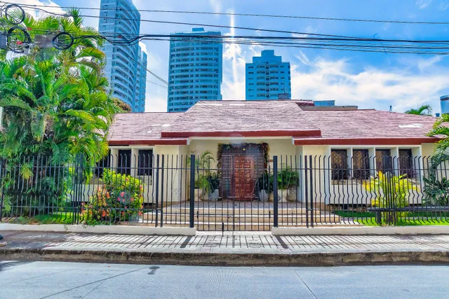 Cartagena Classics Omega House