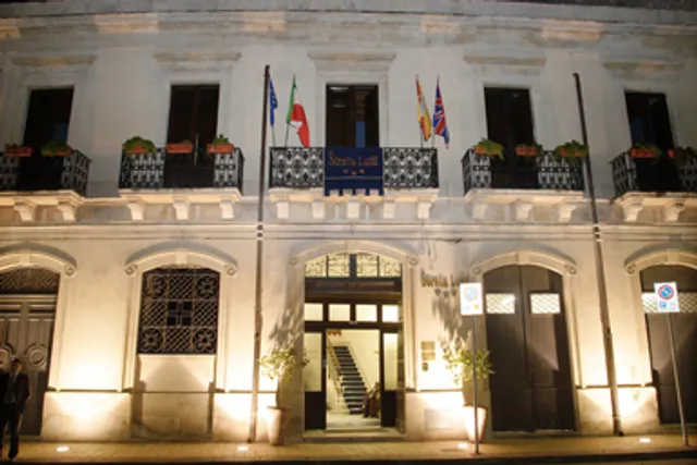 Sorella Luna Hotel