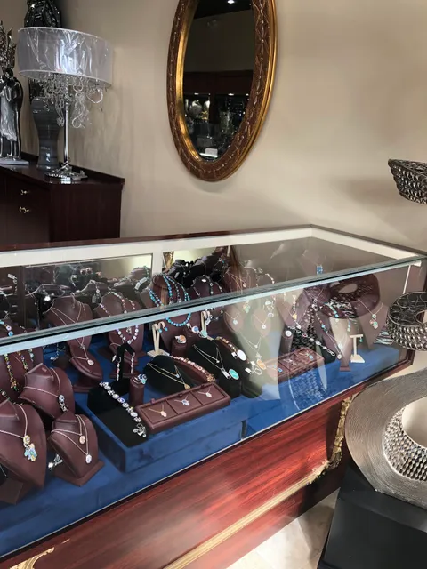 Arsy-Varsy Jewelry & Decor