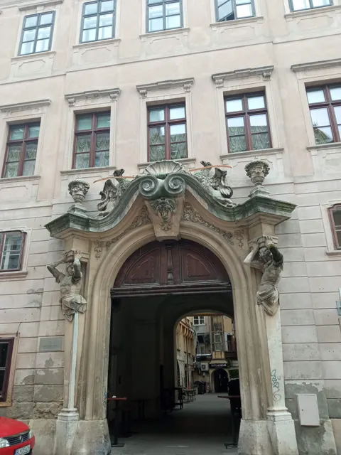 Petra Inn Apartments in historical palace Bratislava