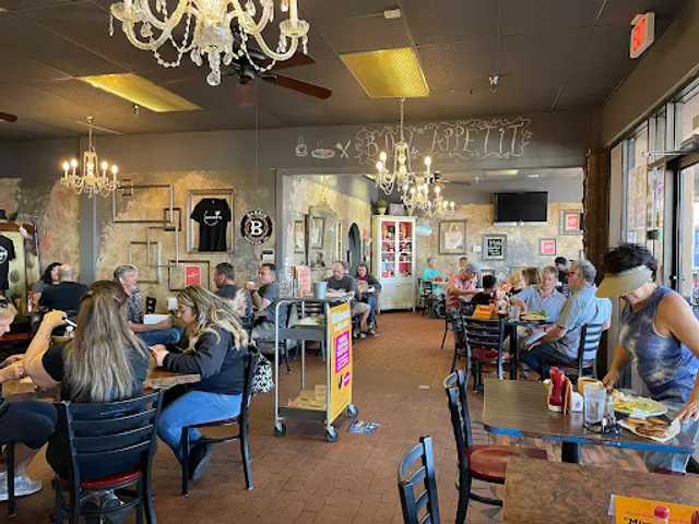 Ghini's French Caffe