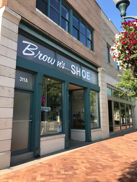 Brown's Shoe Fit Co. Manhattan