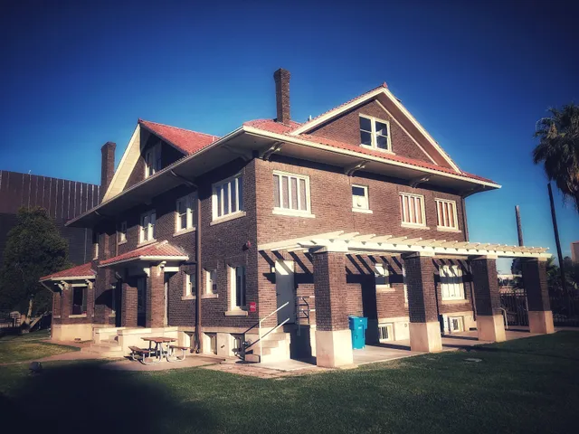 Historic Ellis-Shackelford House