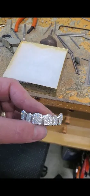 Gold N Diamond Wholesale Outlt