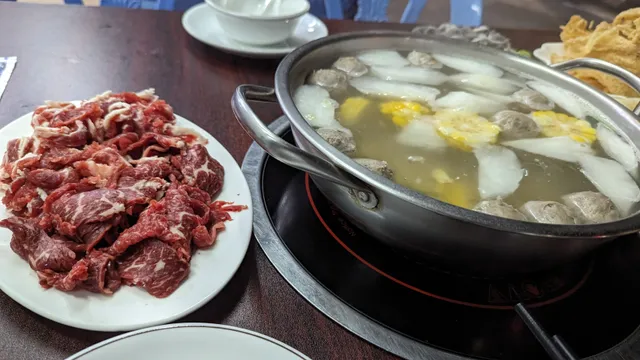 Rong He Xian Niu Hot Pot