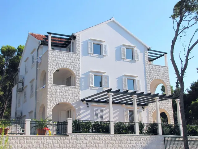 Villa La Riva Seafront Apartments