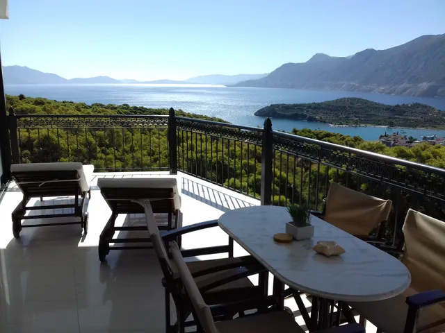 Akron Luxury Holidays