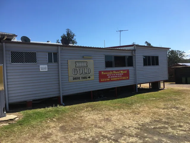 Fernvale Hotel Motel