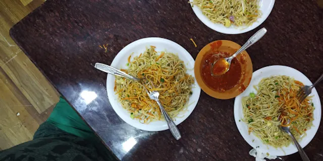 Mani Palace Family Restaurant & Bar