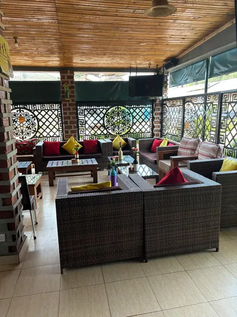 LA' GRANDE CAFE - NAMULANDA- Entebbe Rd