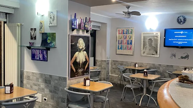 Marilyn Café