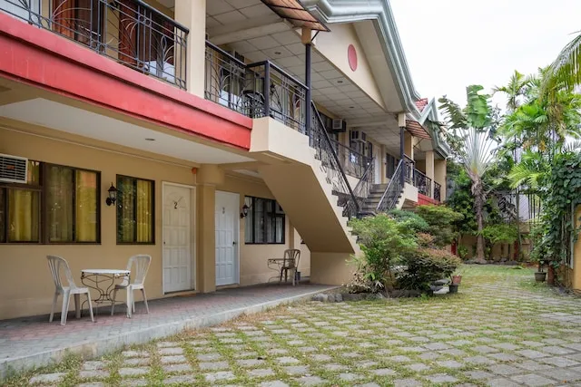 OYO 142 Golden Belle Apartelle And Suites