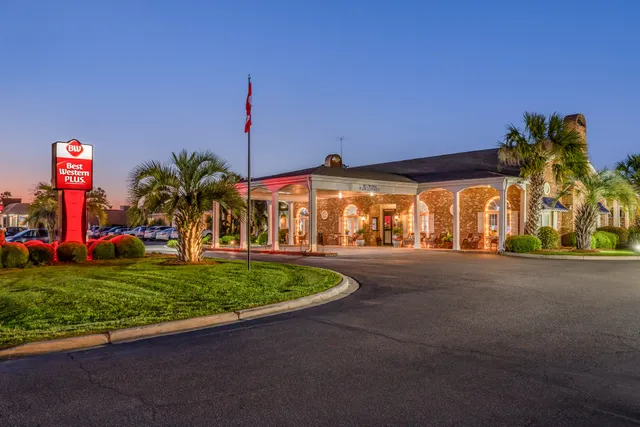Best Western Plus Santee Inn