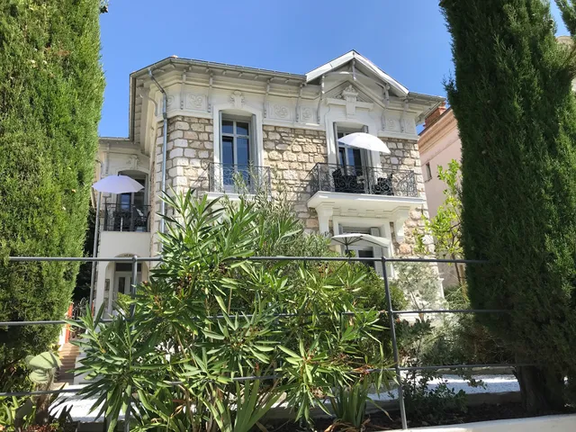 villa le Nid à Nice, appartements meublés de tourisme ***