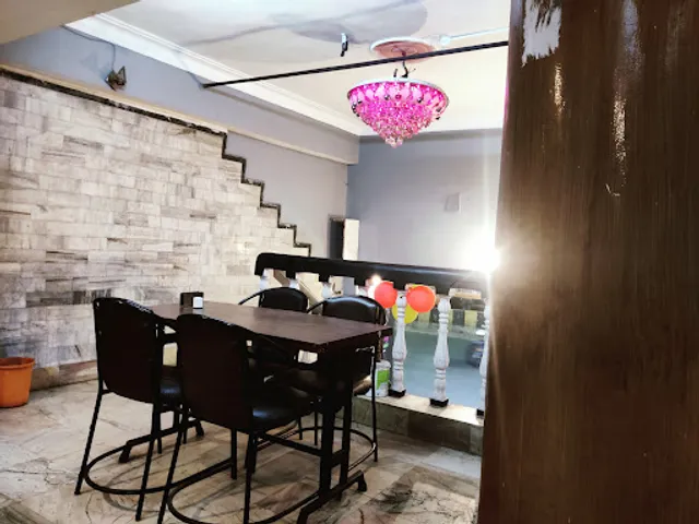 New Novelty Restaurant & Cafe