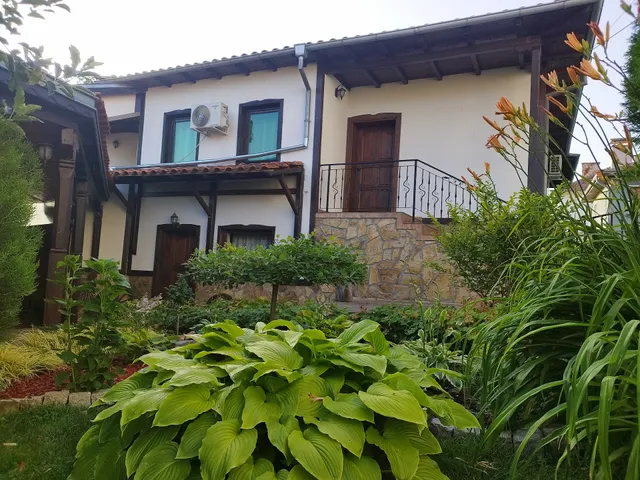 Речен шепот