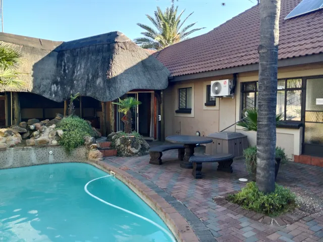 Nkwasi Lodge