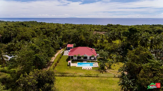 Bohol White House Bed & Breakfast