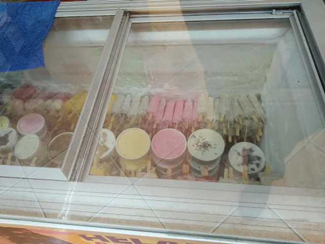 Paleteria "La Adelita"