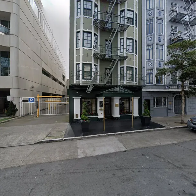 Dingles Public House