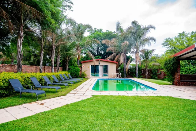 Hutten Heights Lodge by iLawu