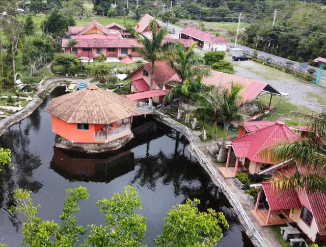 Cabañas Mountain River Lake Inn