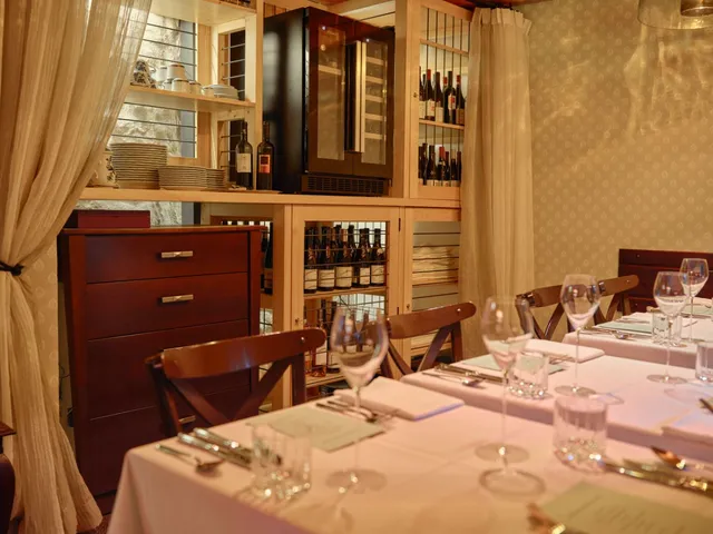 VINOBONA, Chef's Table restaurant & Wine