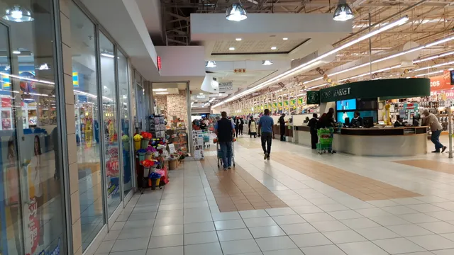 14th Avenue District Shopping Centre