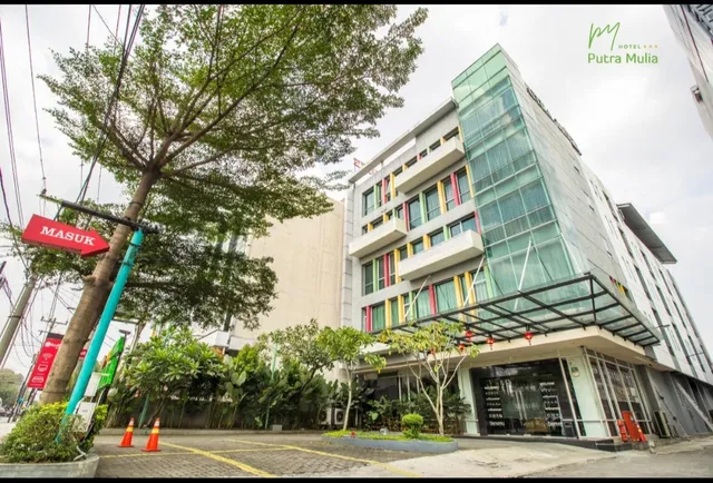 Putra Mulia Hotel