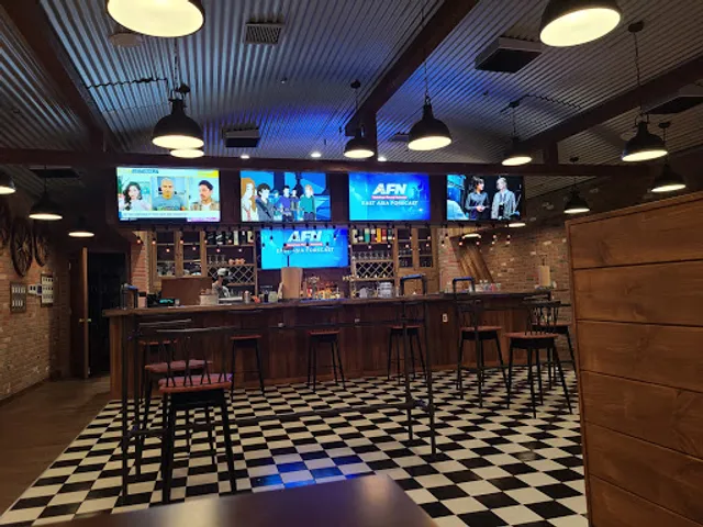 Hill Top Bar and Grill