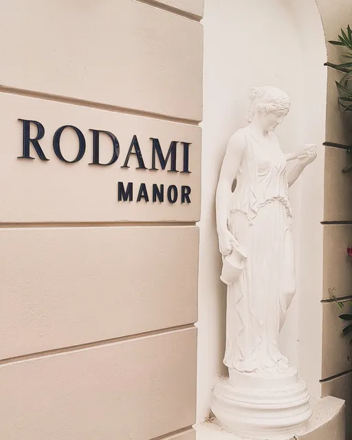 Rodami Artisan Manor