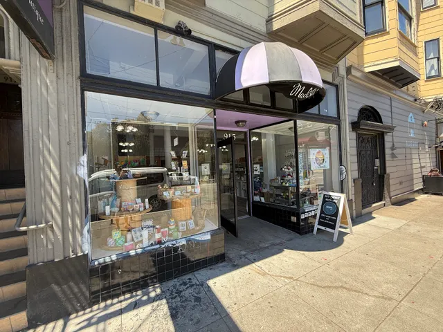 Simple Eco Market + Refillery