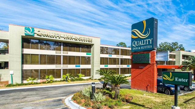 Quality Inn & Suites