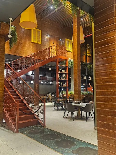 Loaded Restaurant & Lounge مطعم ولاونج لوديد