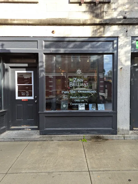 ZINN BRILLIANT ORNAMENTS