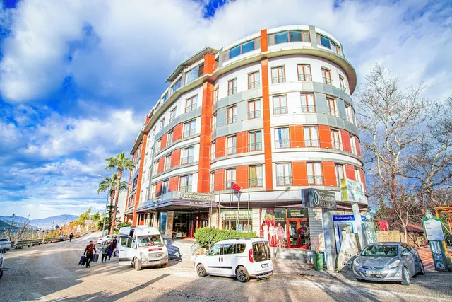 Grand Bogazici Hotel