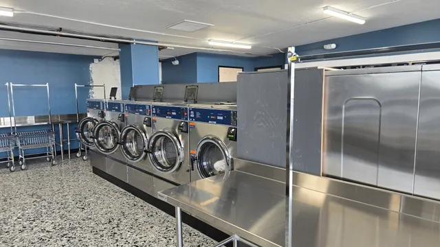 Suds Laundromat 35th Ave