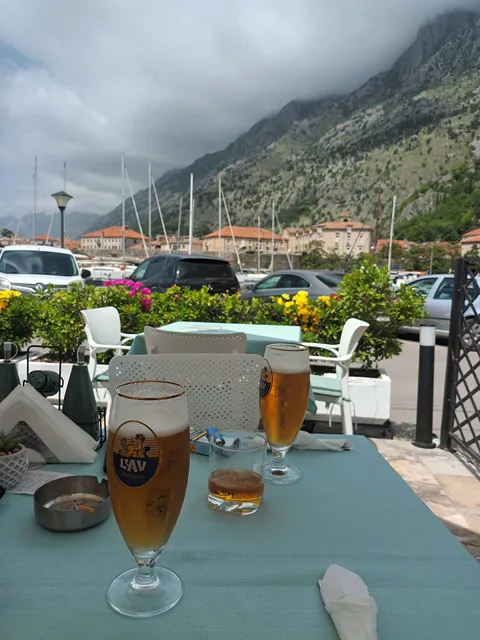 Antique Laterna Lounge