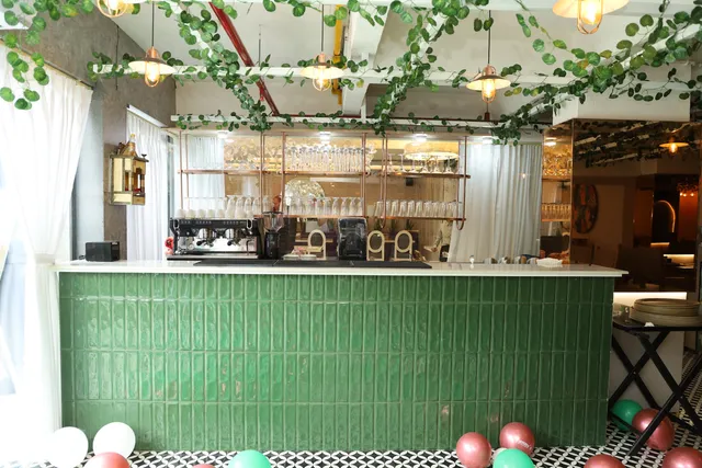 Yanny's | Multi-cuisine Restaurant & Coffee House