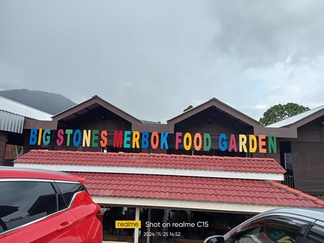 Big Stones Food Garden (Thai Food)