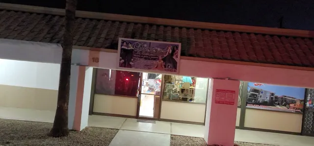 DIAMOND BOUTIQUE LLC- Vestidos de Quinceañeras en Mesa AZ- Clothing store in Mesa AZ