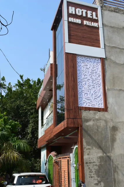 OYO Flagship Hotel Grand Village