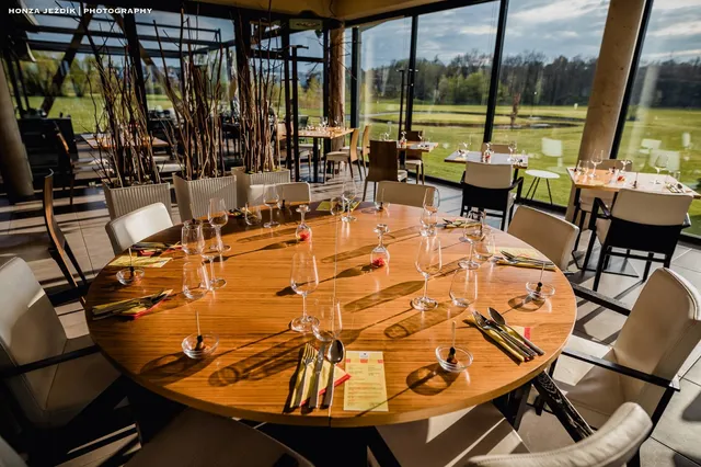 Park Golf Club, restaurace a Konference Park Hotel Hradec Králové