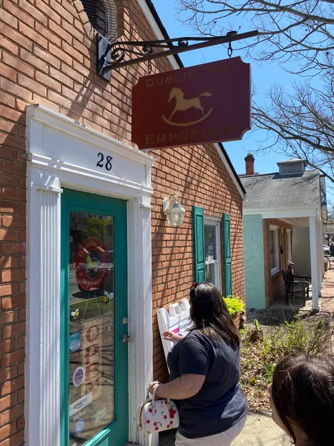 Dublin Toy Emporium High Quality, Mind Expanding, Safe and Fun Toys for All Ages Curated from historic Dublin, Ohio.